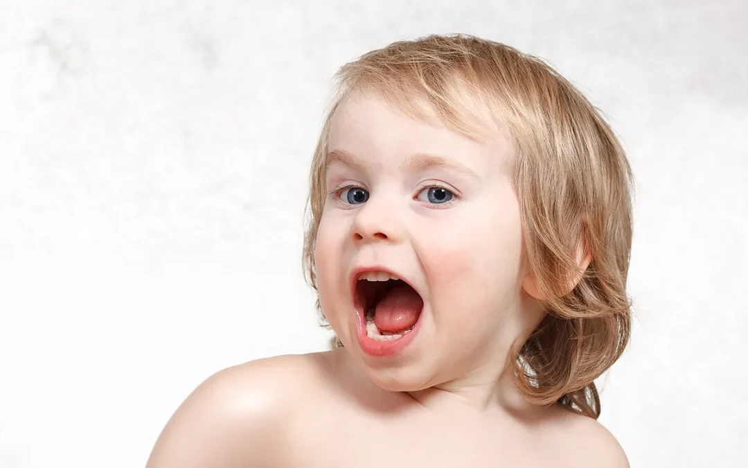 baby smiling growing teeth